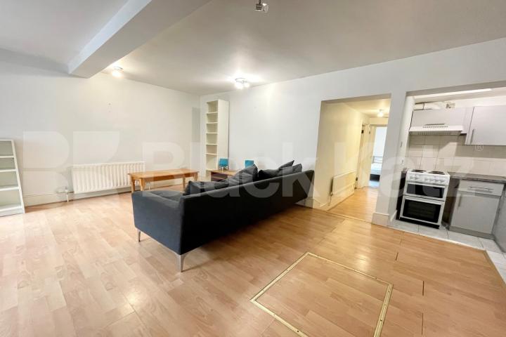 Larger than average, two bedroomed garden flat on the lower ground floor  Drakefield Road, Tooting Bec